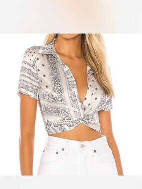 superdown White & Black Paisley Twist-Front Crop Top